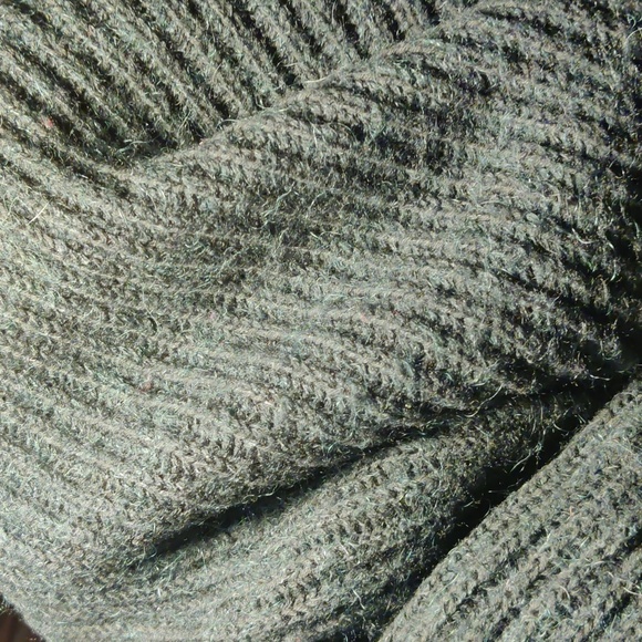 Sweater - Picture 2 of 3